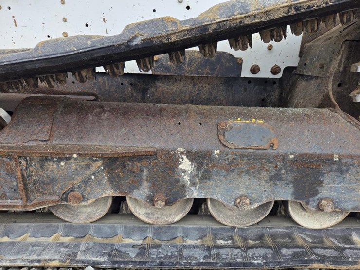 2020-bobcat-t740-image-58