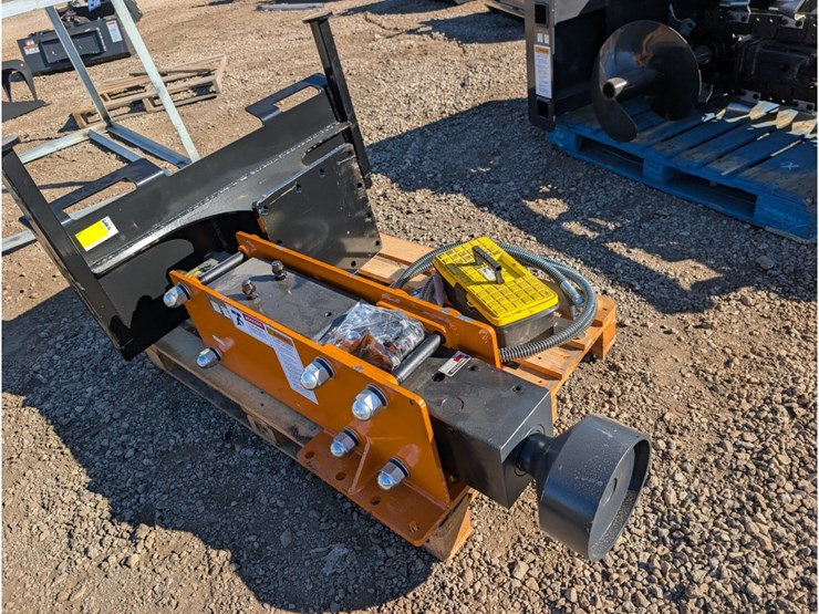 wolverine-skid-steer-post-pounder-image-1