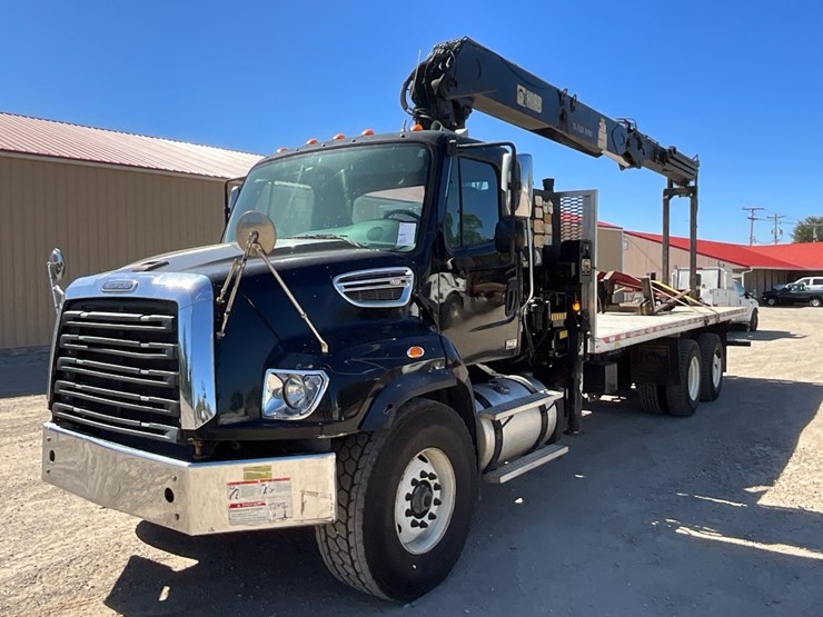 2013-freightliner-sd114-material-crane-image-3