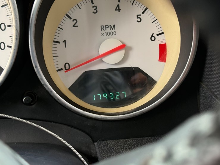 2008-dodge-caliber-image-29