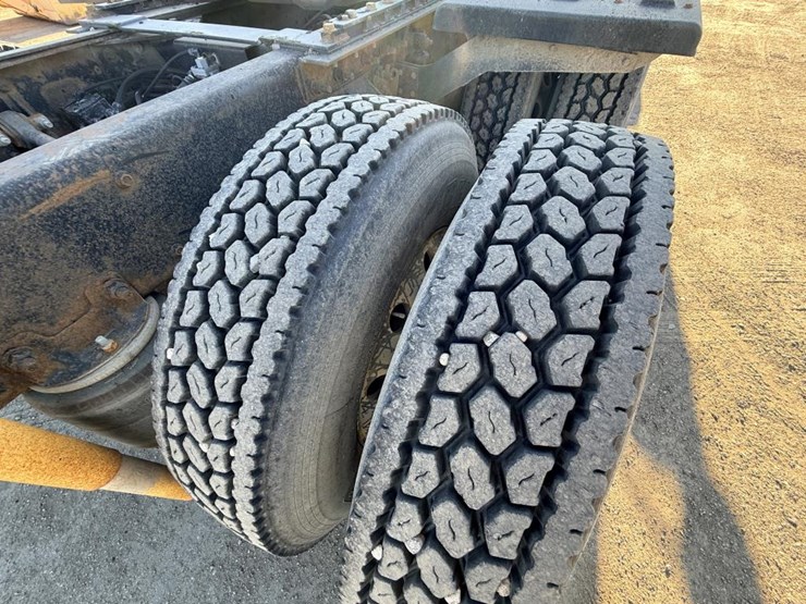 #1972-•-2008-international-eagle-day-cab-truck-tractor-image-58