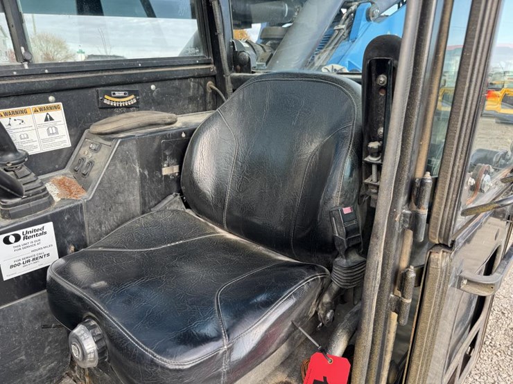 #1460-•-2014-genie-1056-telehandler-image-32