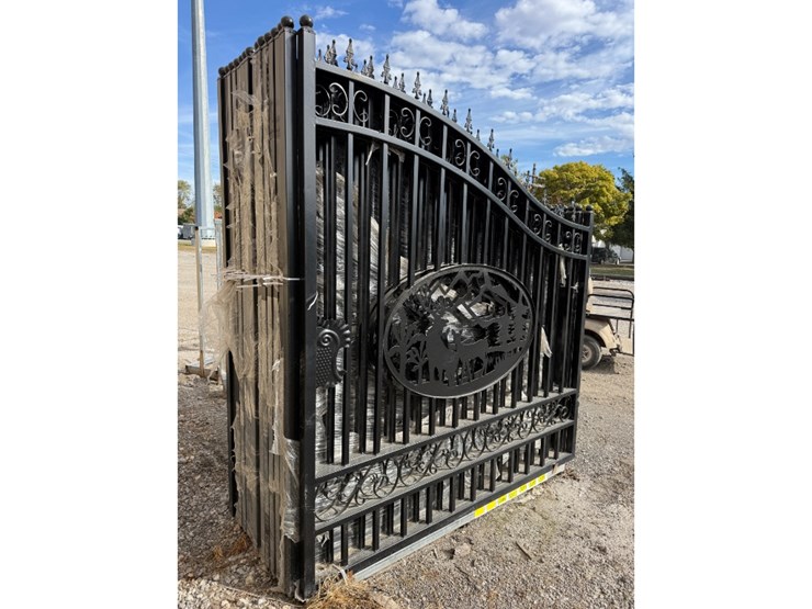 14'-bi-parting-wrought-iron-deer-gate,-2-7'-wide-panels-image-5