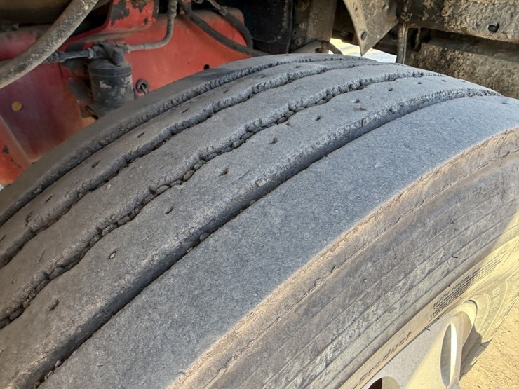 #1955-•-2008-international-eagle-day-cab-truck-tractor-image-84