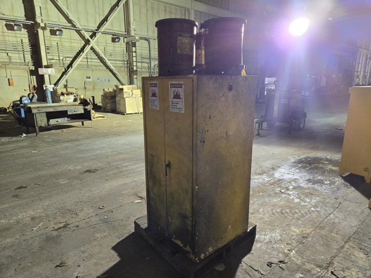 #3489-•-approx.-31"x31"x65"-flammable-cabinet-image-3