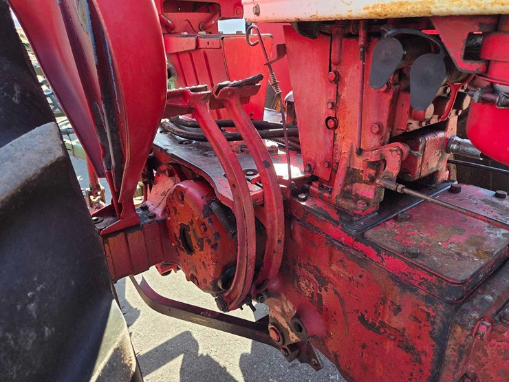 case-ih-560-image-37