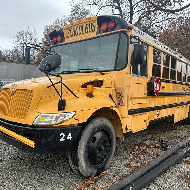 2005 INTERNATIONAL PB105