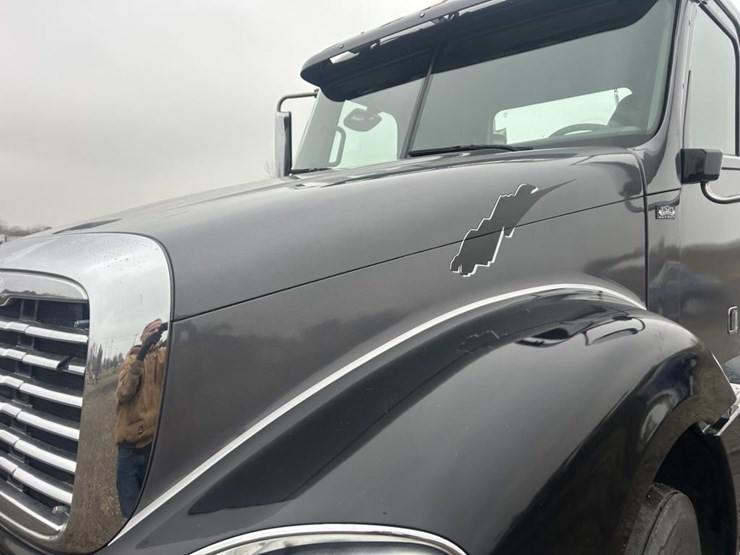 #1675-•-2016-freightliner-harrison-glider-kit-day-cab-truc-image-10