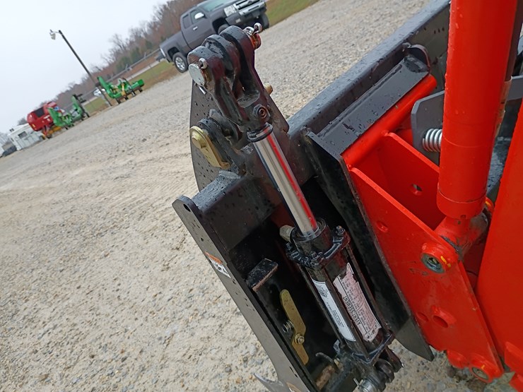 2022-kubota-la526-image-62