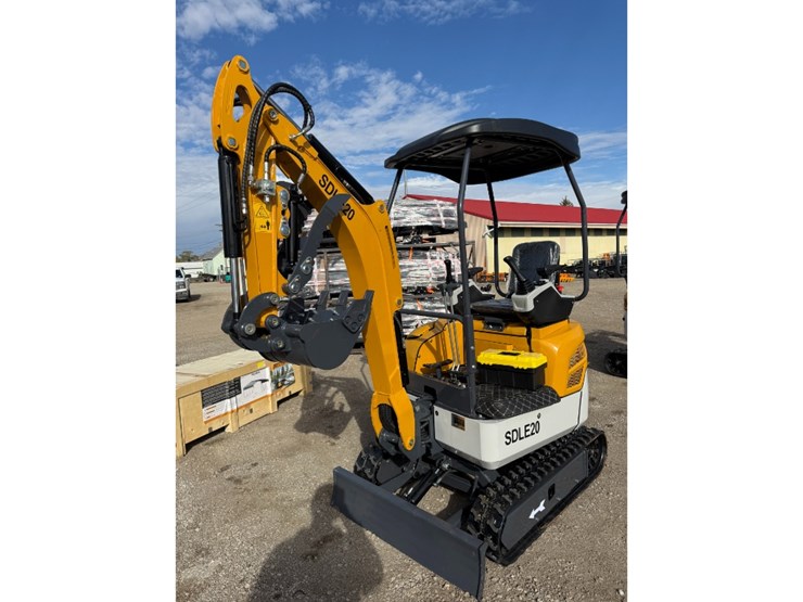 sdlanch-sdle20-mini-excavator-w-hydraulic-thumb-image-2