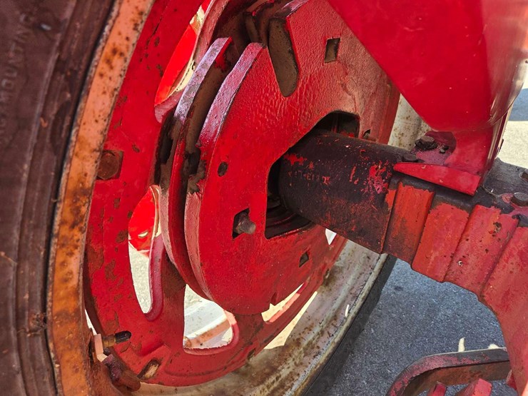 case-ih-560-image-28