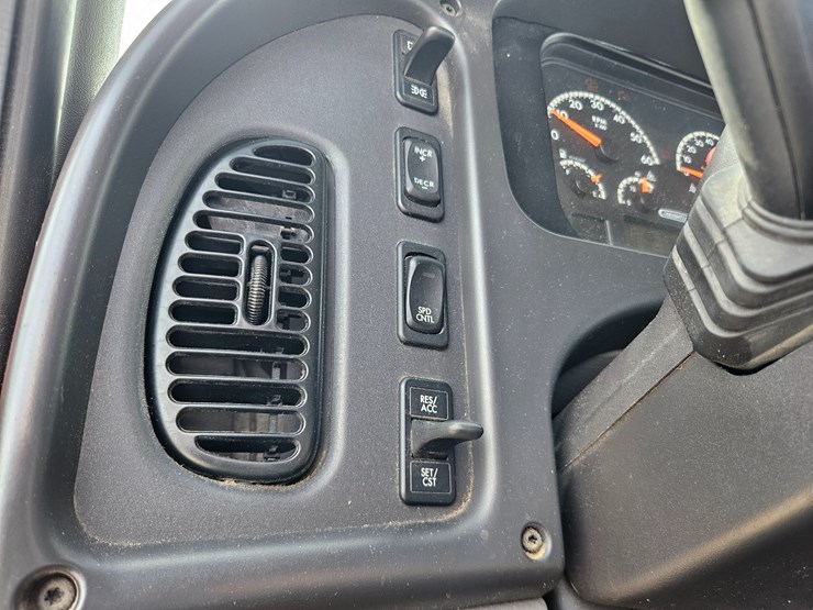 2018-freightliner-s2g-image-61