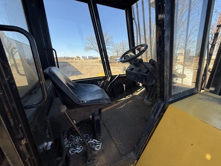 #1975-•-massey-ferguson-14k-forklift-image-62