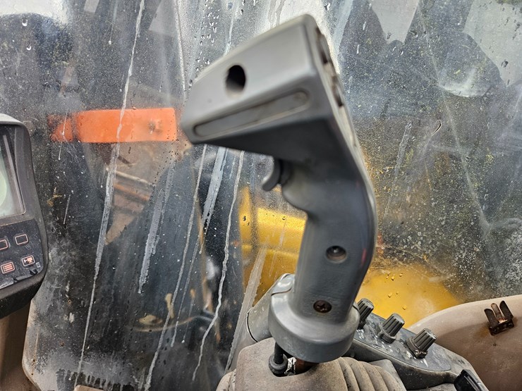 deere-200d-lc-image-45