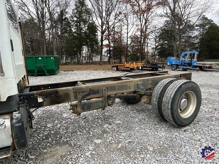 2013-freightliner-m2-s/a-cab-&-chassis-image-19