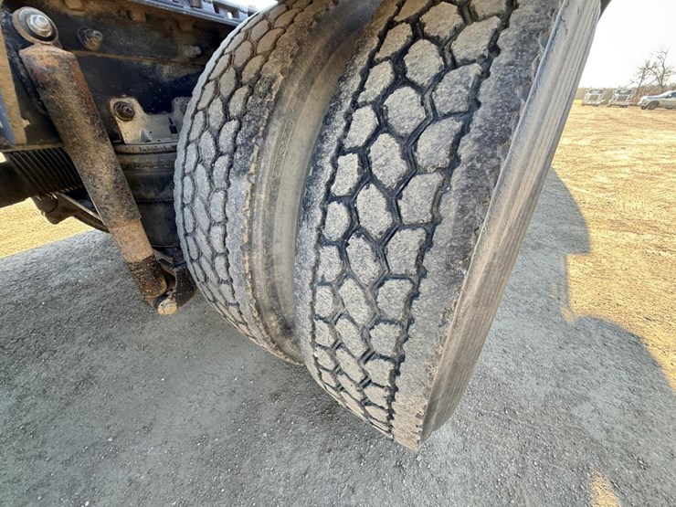 #1965-•-2008-international-eagle-day-cab-truck-tractor-image-64