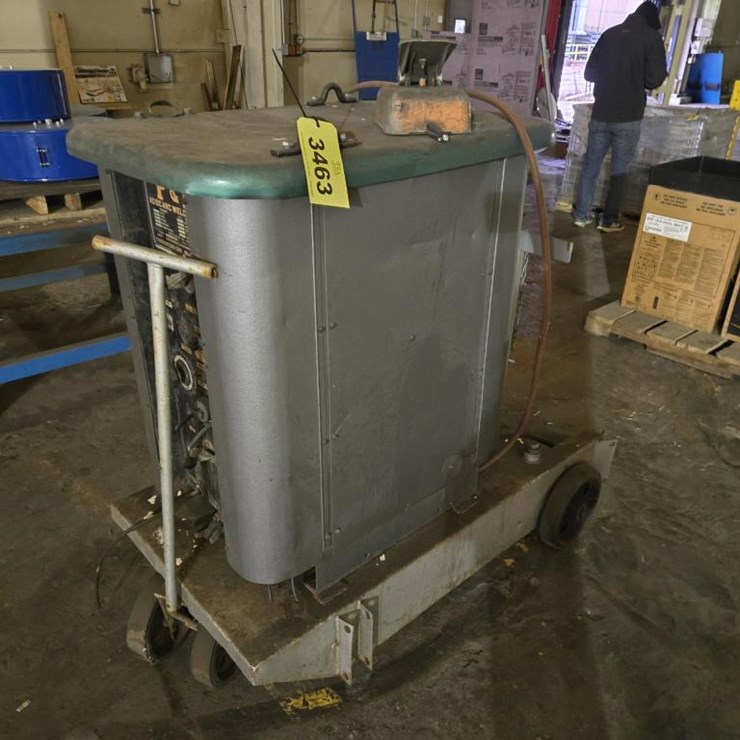 #3463 • P&H DA300HFGW AC-DC Arc Welder