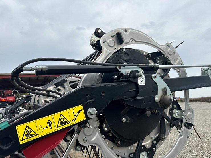 2022-mac-don-fd240-image-65