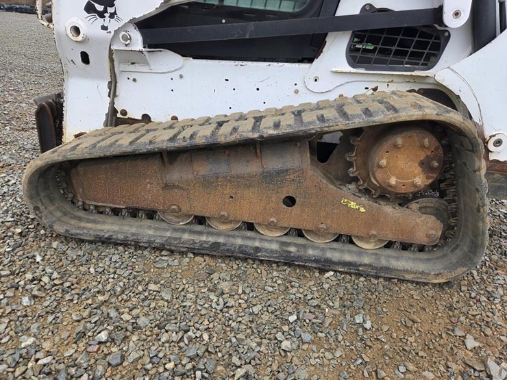 2013-bobcat-t770-image-53