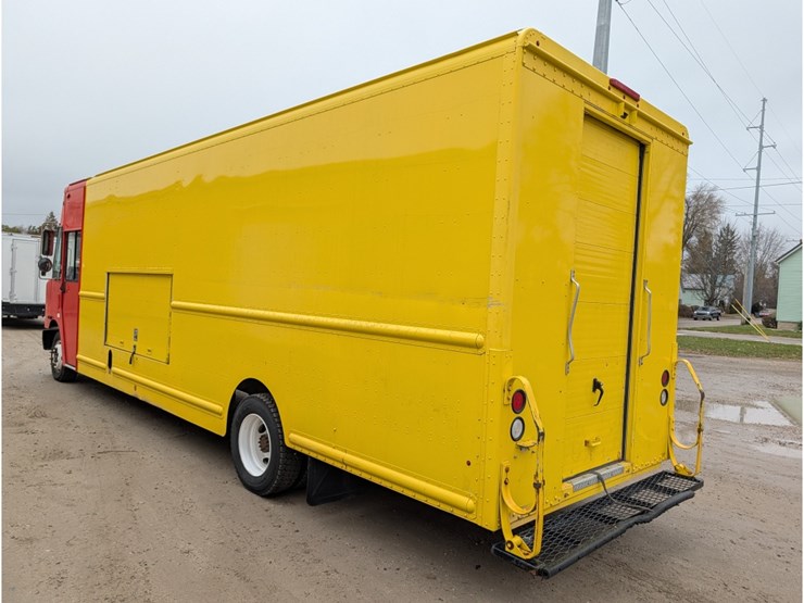 2017-freightliner-mt55-image-7