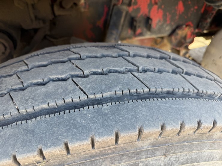 #1955-•-2008-international-eagle-day-cab-truck-tractor-image-86