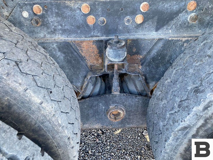 1995-ford-l9000-image-43