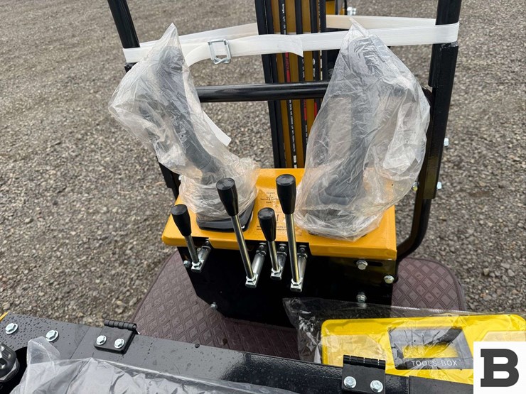 2025-cfg-industrial-h12r-mini-excavator-image-26