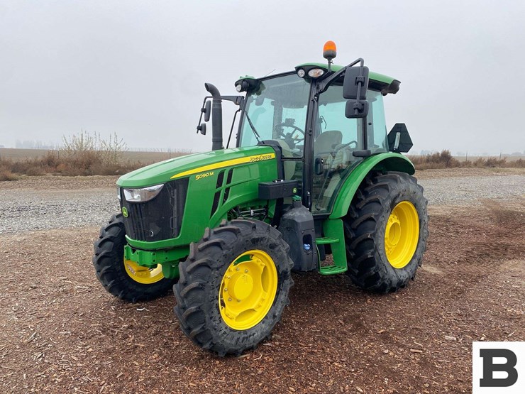 2018-john-deere-5090m-image-1