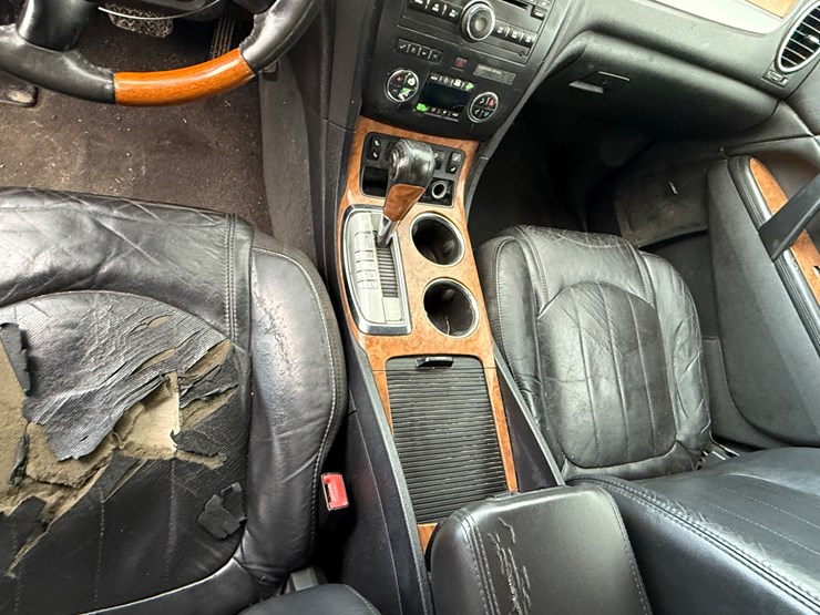 2012-buick-enclave-image-40