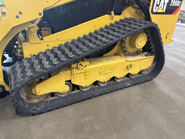 2018-caterpillar-228-image-56