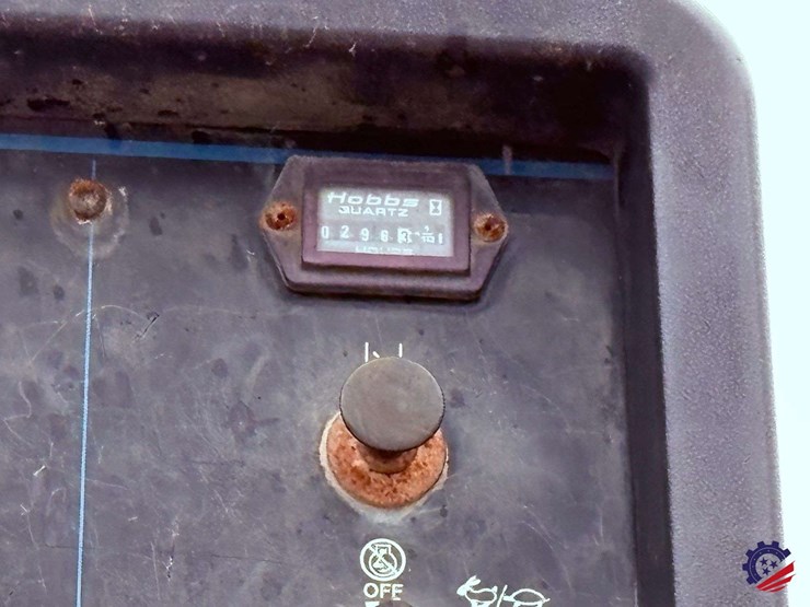 1998-freightliner-fl70-image-31