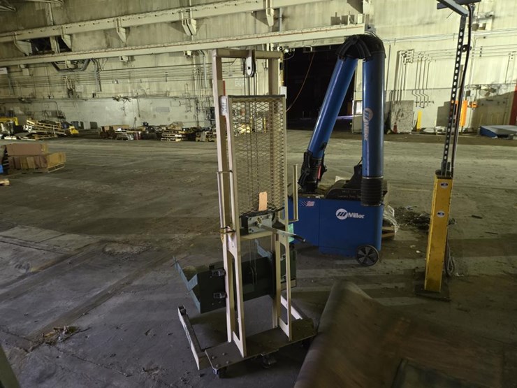 #3472-•-beech-sqd3266l-manual-breaker-lift-truck-image-4