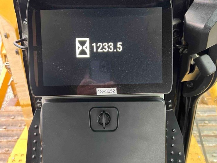 2022-caterpillar-d7-image-7