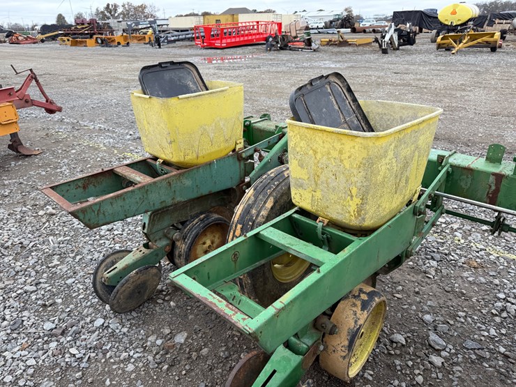 12-john-deere-12-image-26