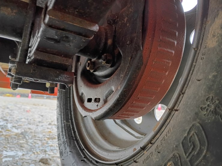 2022-kubota-la526-image-114