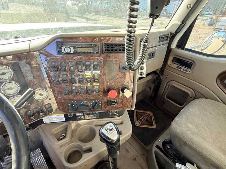 #1974-•-2008-international-eagle-day-cab-truck-tractor-image-34