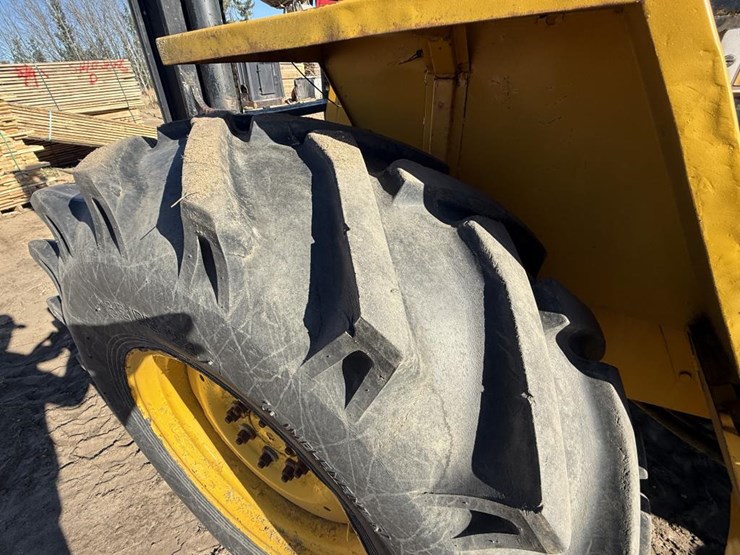 #1975-•-massey-ferguson-14k-forklift-image-36