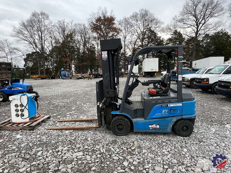 byd-ecb27c-forklift-electric-image-2