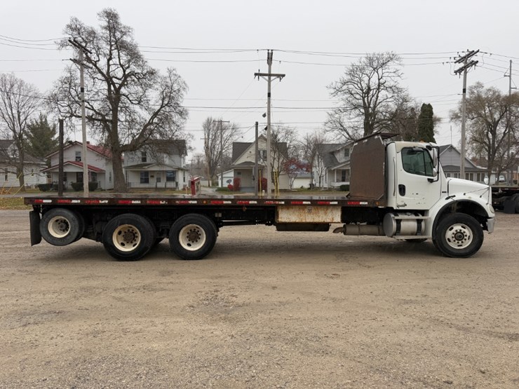 2006-freightliner-m2112-flatbed-image-7