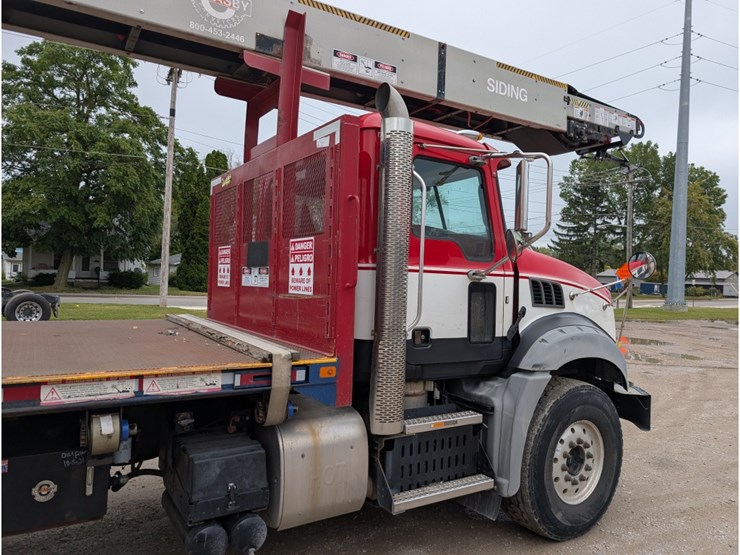 2017-mack-gu813-shingle-conveyor-image-7