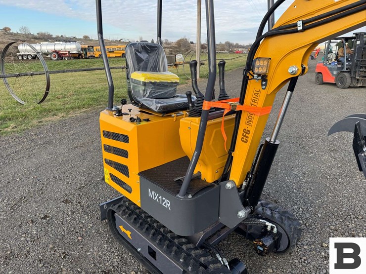 2025-cfg-industrial-mx12r-mini-excavator-image-25