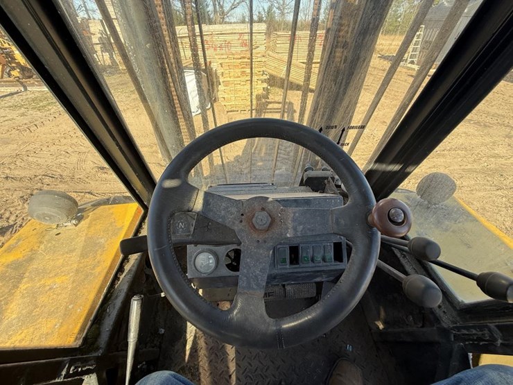 #1975-•-massey-ferguson-14k-forklift-image-69