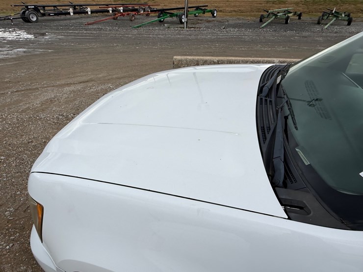 2012-chevrolet-suburban-image-13