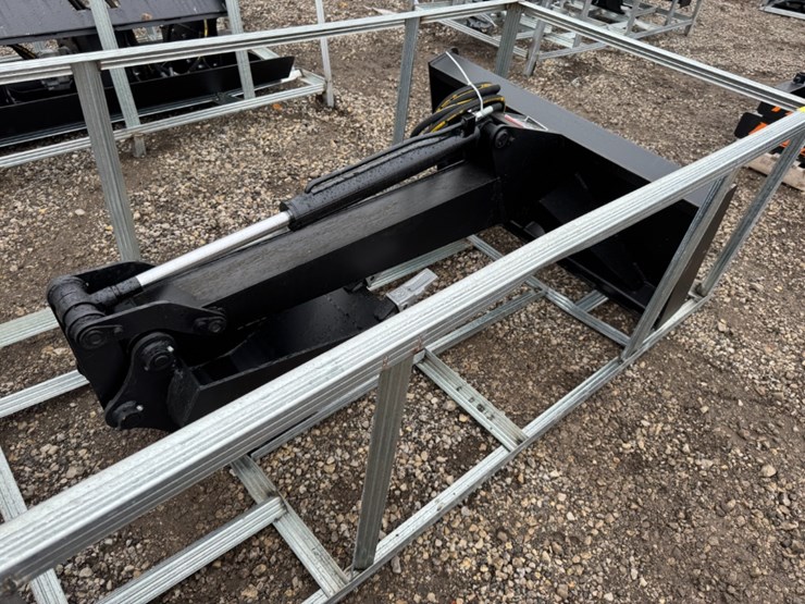 pabreak-52"-skid-steer-backhoe-image-3