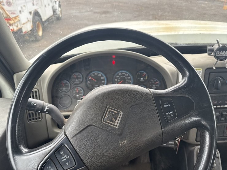 2002-international-7400-image-79