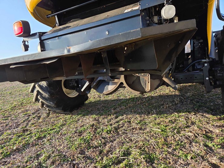 2010-new-holland-cr9065-image-33