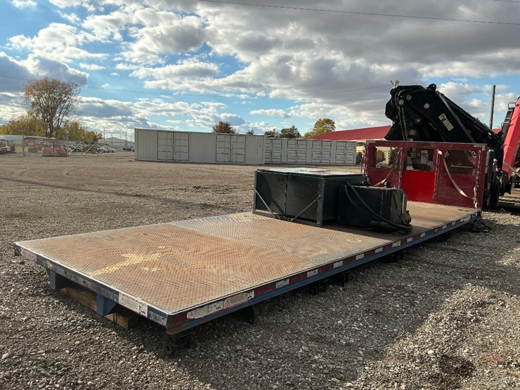 2013-hiab-xs-322-hipro-knuckle-crane-w/-8'x24'-steel-flatbed-image-3