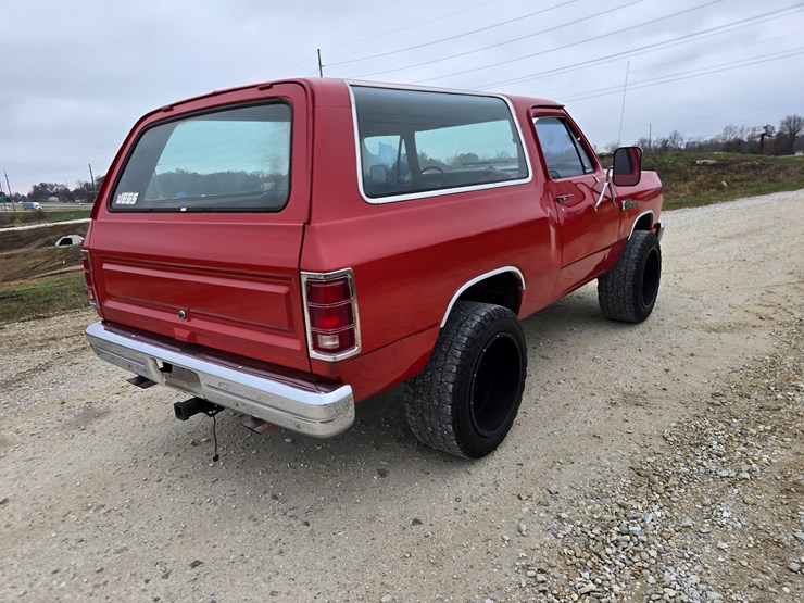 1986-dodge-ram-charger-image-23