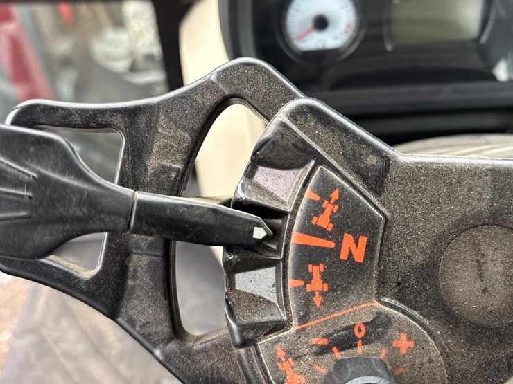 massey-ferguson-4709-image-33