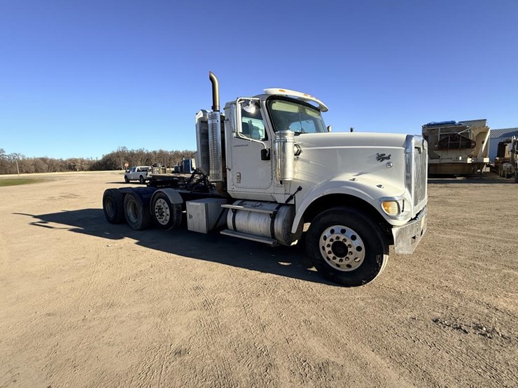 #1965-•-2008-international-eagle-day-cab-truck-tractor-image-7